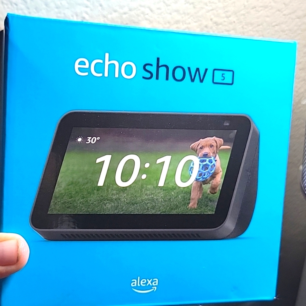NIB Echo Show 5. Smart display with Alexa. Never opened.